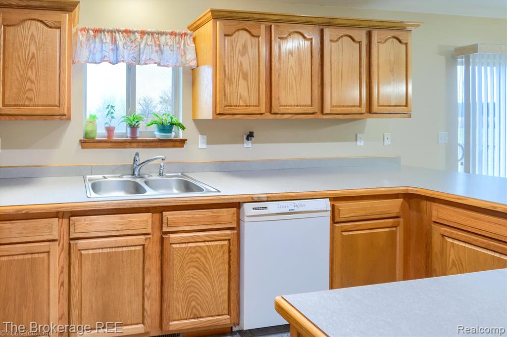 824 Janna Leigh Drive, Otter Lake, MI 48464 — Photo 23