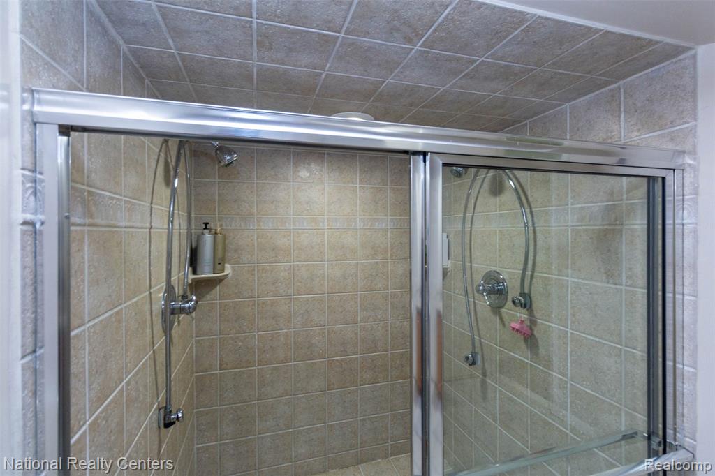 46694 Crosswick, Canton, MI 48187 — Photo 49