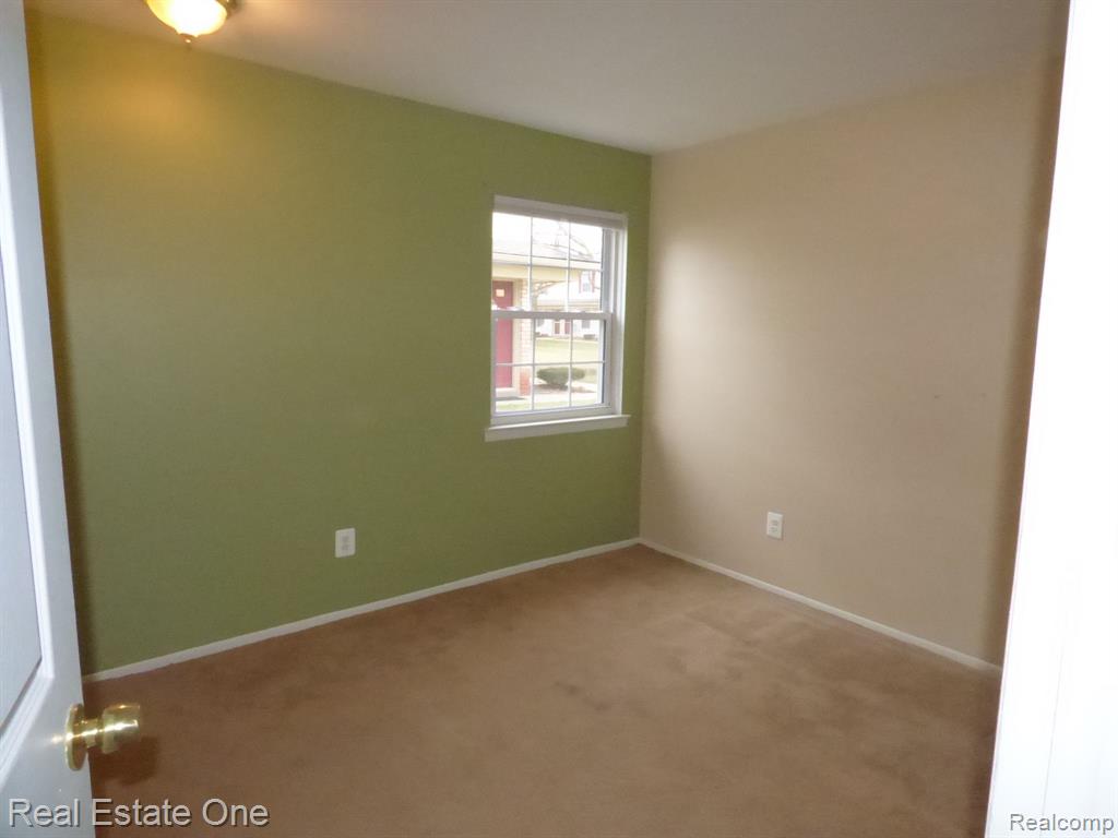 202 Princeton Drive, South Lyon, MI 48178 — Photo 15
