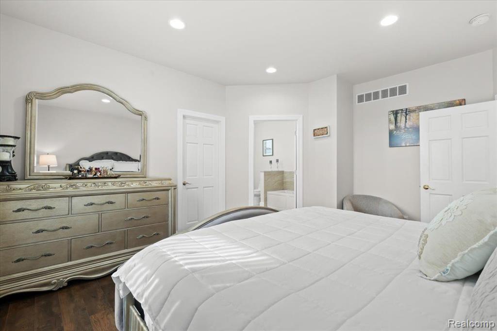 4075 BARR Road, Canton, MI 48188 — Photo 24