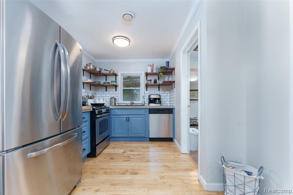 25550 Pennie Street, Dearborn Heights, MI 48125 — Photo 17