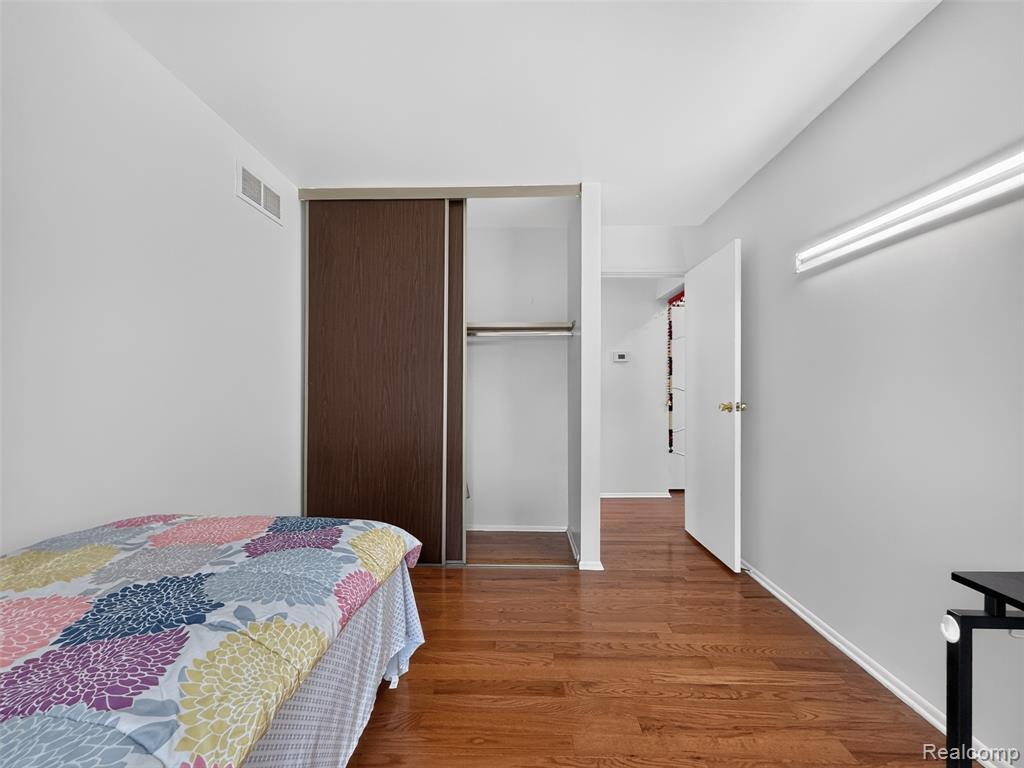 39613 Village Wood Lane, Novi, MI — Photo 17