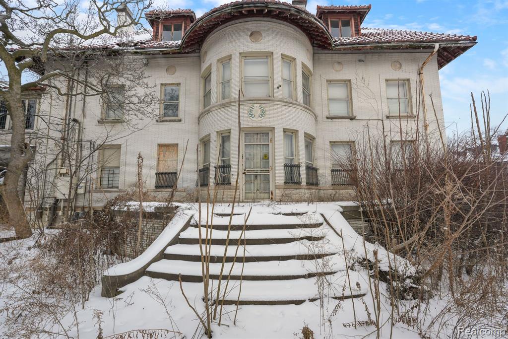 649 VAN DYKE Street, Detroit, MI 48214 — Photo 9