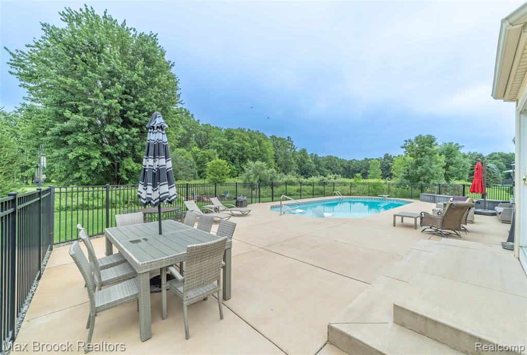 1478 Courtney Court, Hartland, MI 48353 — Photo 11