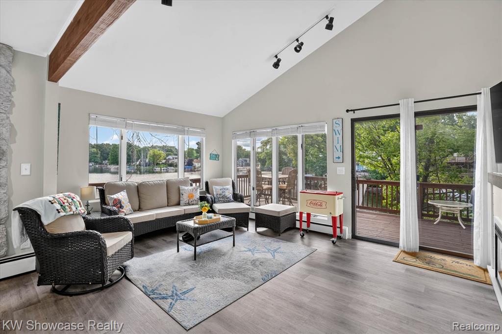 11438 RIVERBANK Lane, Pinckney, MI 48169 — Photo 12
