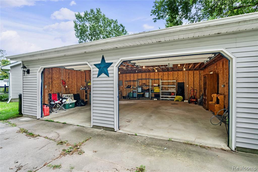 5206 Lippincott Boulevard, Burton, MI 48519 — Photo 47