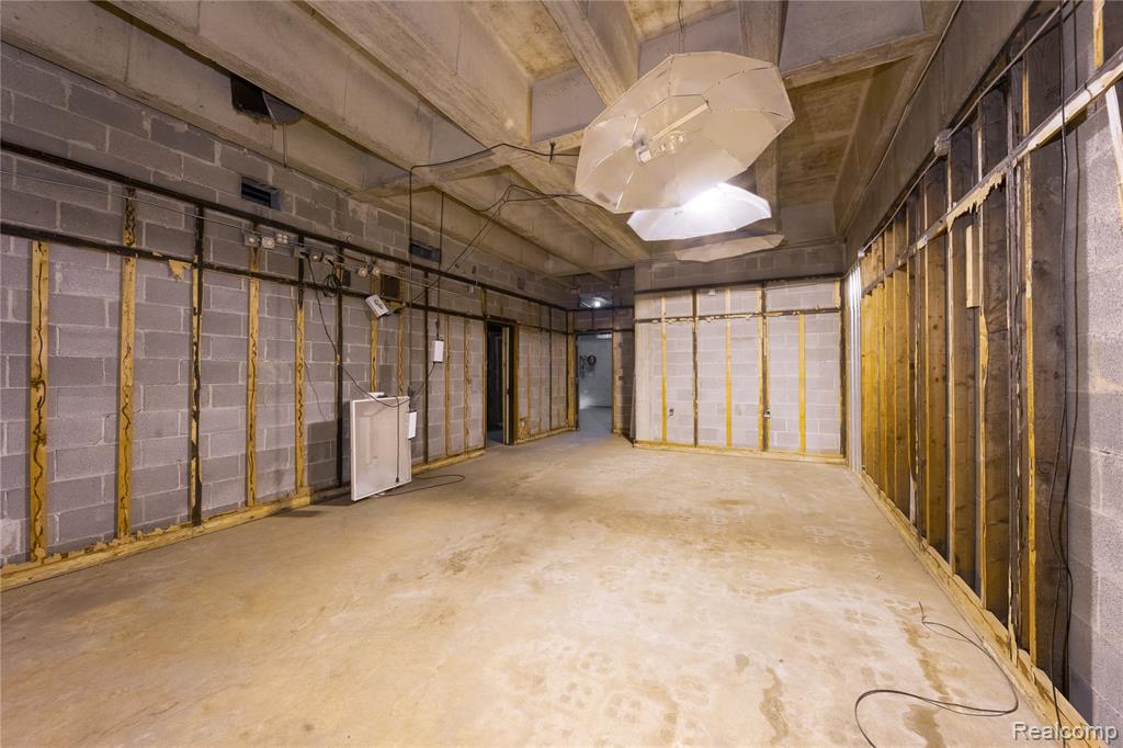 531 E 7 Mile Road, Highland Park, MI 48203 — Photo 16