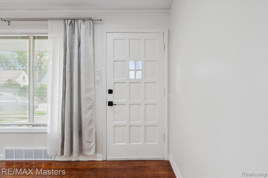 6835 Gilman Street, Garden City, MI — Photo 9