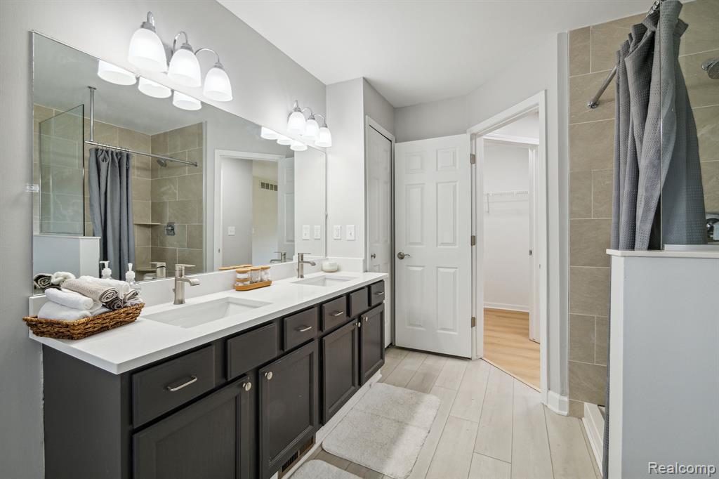 45516 VIOLET Lane, Novi, MI — Photo 38