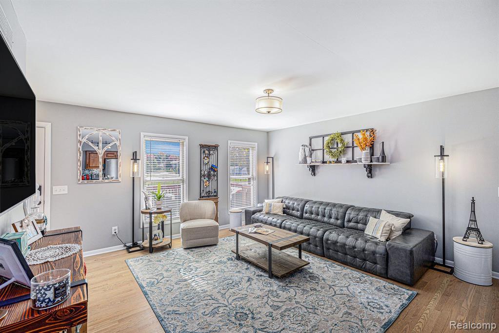 143 BROADWAY Street, Oxford, MI 48371 — Photo 11