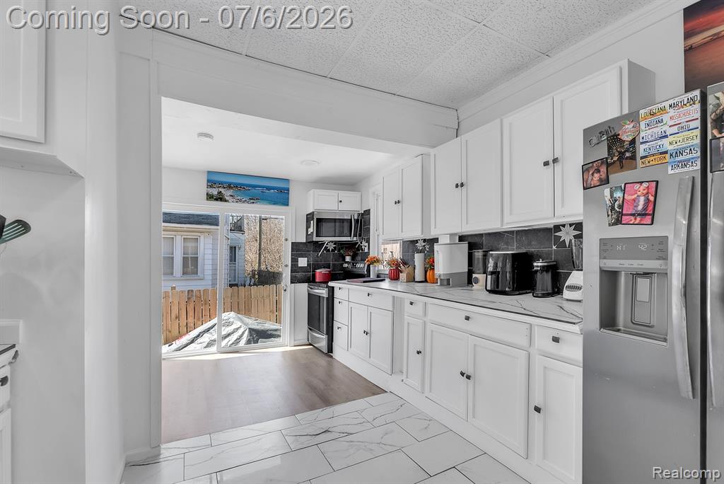 4405 BEWICK Street, Detroit, MI 48214 — Photo 9