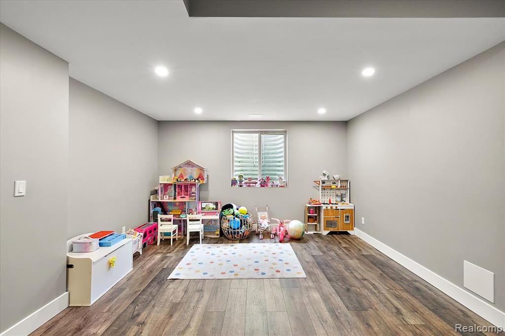 46930 Riverpark E, Macomb, MI 48044 — Photo 56