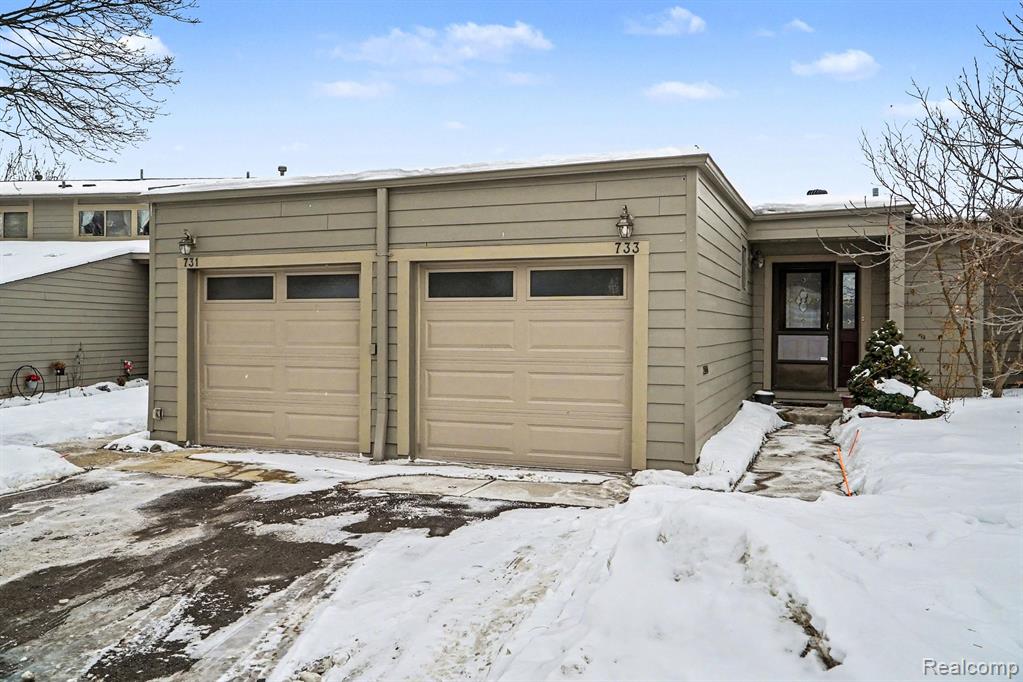 733 Watersedge Drive, Ann Arbor, MI 48105 — front exterior