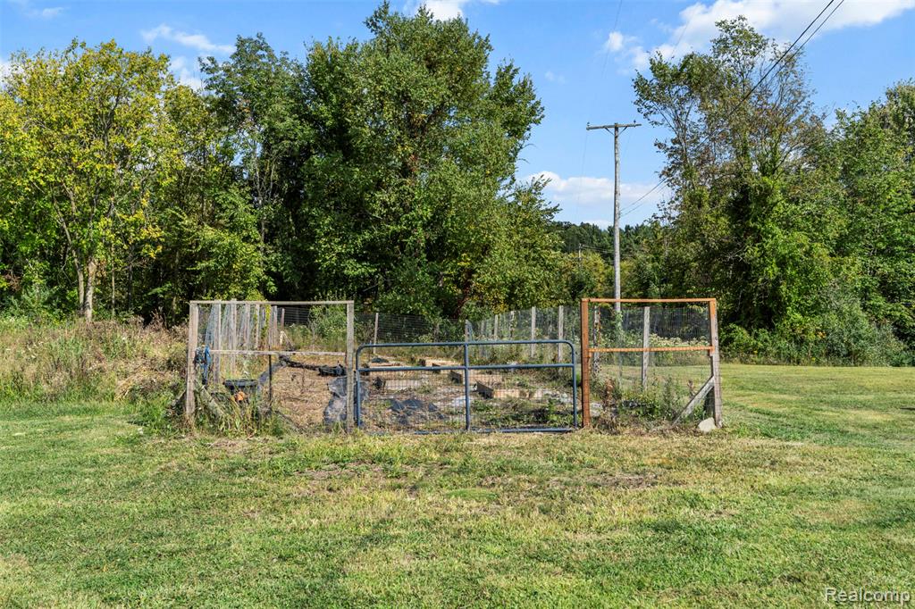 2666 E Oakwood Road, Addison, MI 48370 — Photo 46