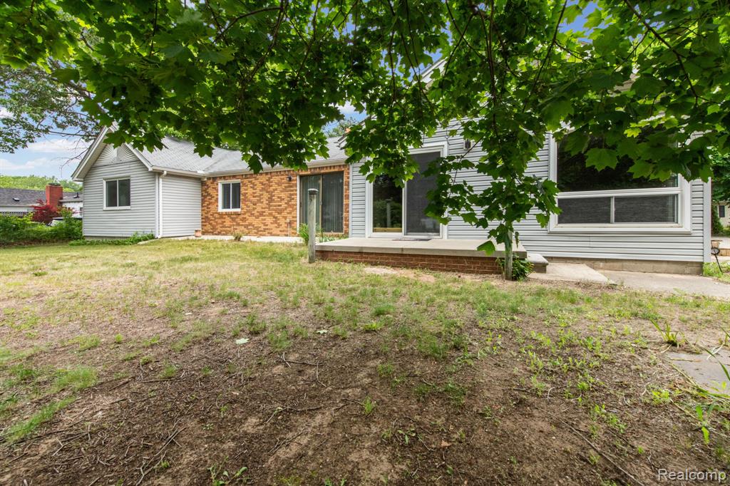 19227 Gudith Road, Trenton, MI 48183 — Photo 4