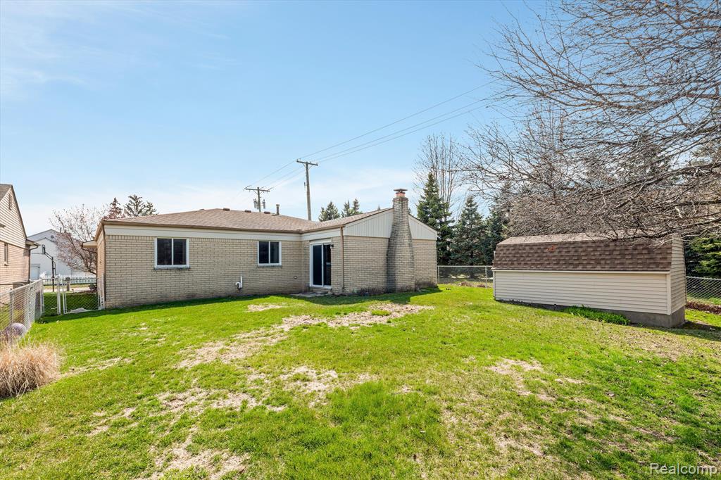 8625 BROUGHAM Drive, Sterling Heights, MI 48312 — Photo 25