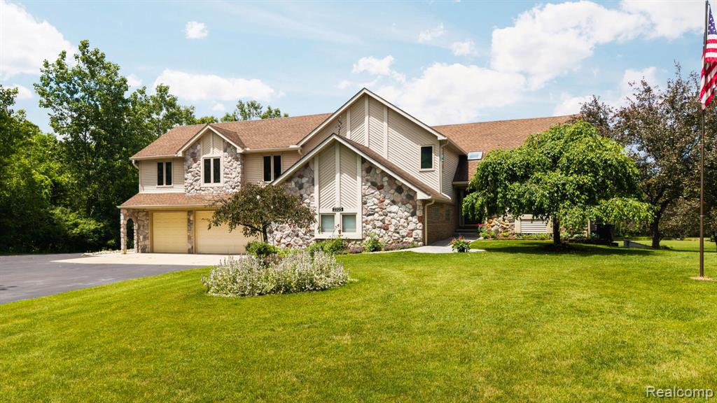 2325 7 Mile Road, South Lyon, MI 48178 — Photo 80