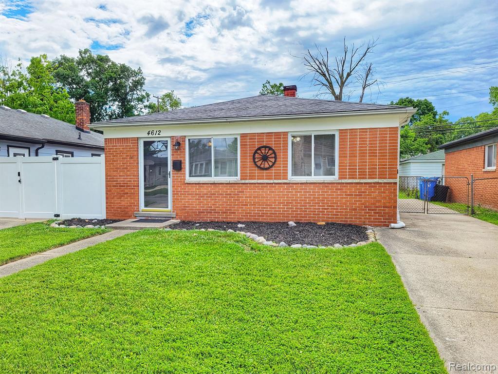 4612 KATHERINE Street, Dearborn Heights, MI 48125 — Photo 2