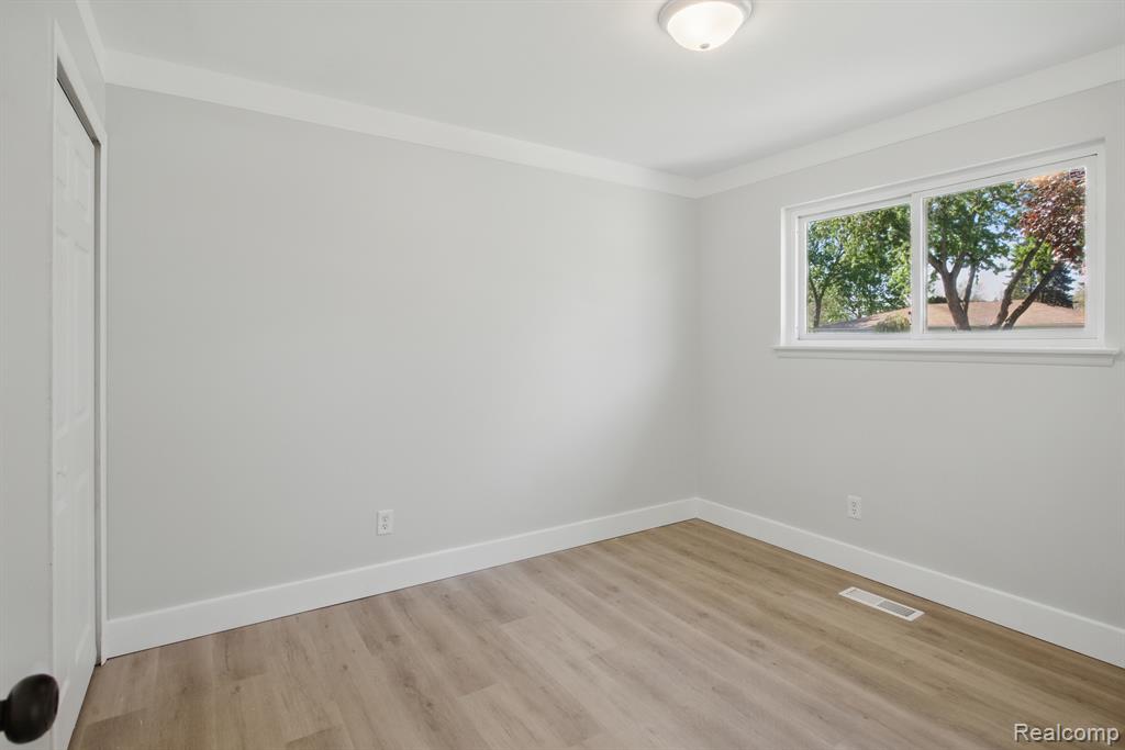 5028 LINDA Street, Warren, MI 48092 — Photo 15