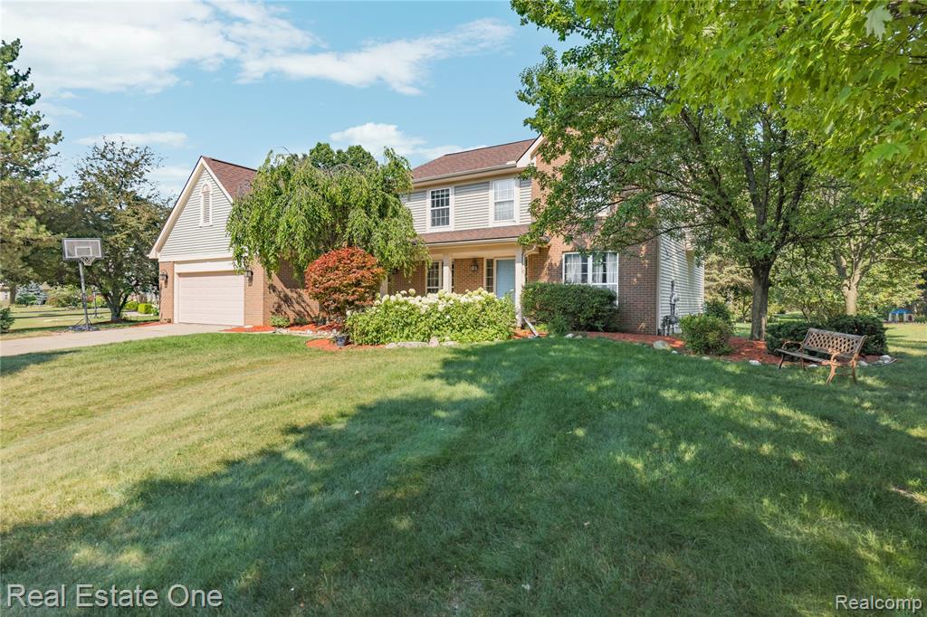 7570 Greenway Lane, West Bloomfield, MI 48324 — Photo 65
