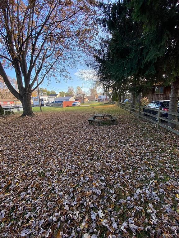767 Riverbank #2 Street, Wyandotte, MI 48192 — Photo 17