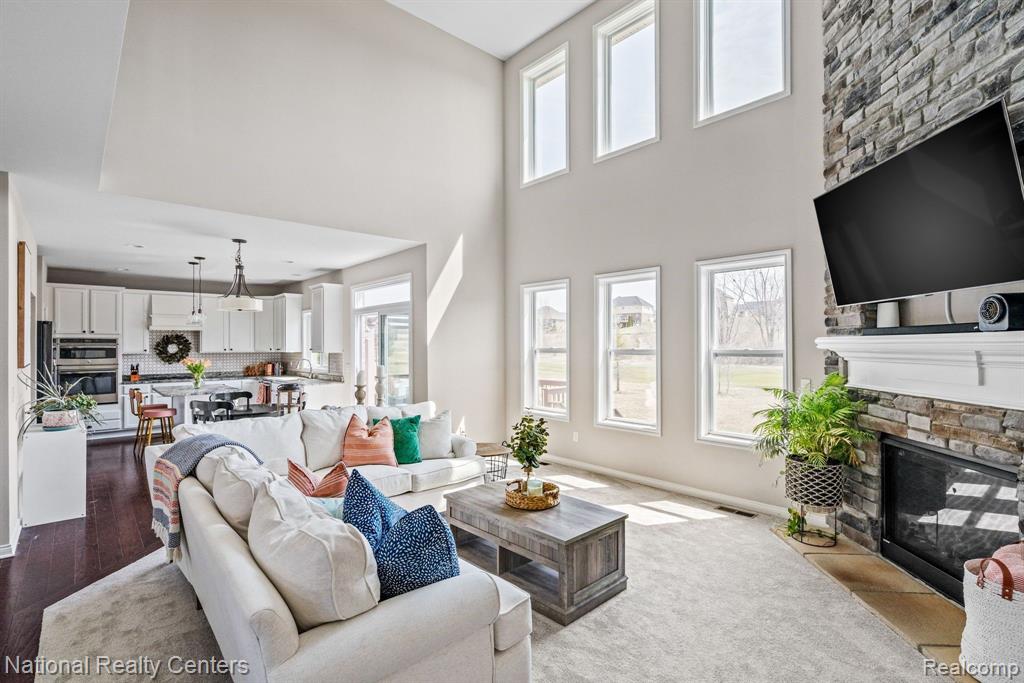 527 SOUTHSHORE Drive, Oxford, MI 48371 — Photo 11