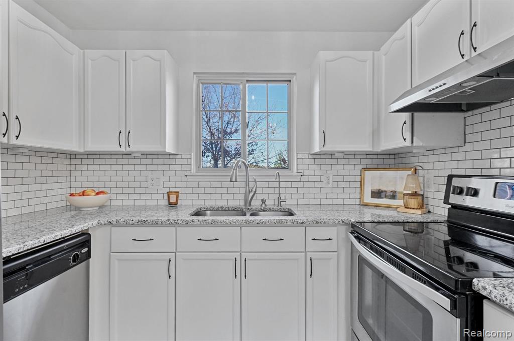 724 S Milford Road, Milford, MI 48381 — Photo 7