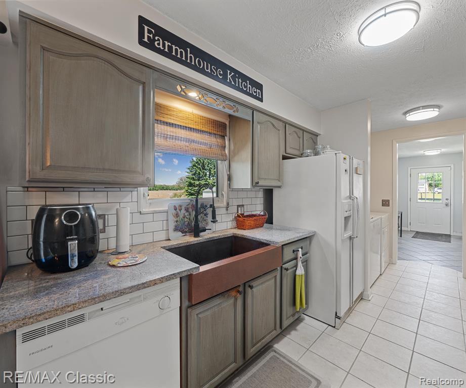 11589 OWOSSO Road, Fowlerville, MI 48836 — Photo 18