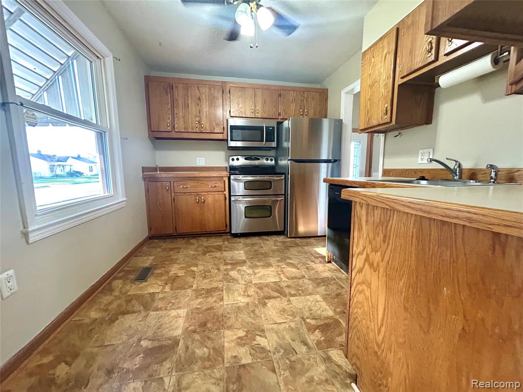 3911 20th Street, Wyandotte, MI 48192 — Photo 16