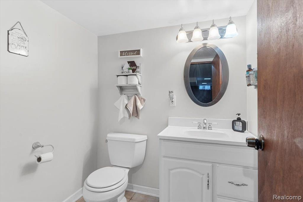 8922 WEDDEL Street, Taylor, MI 48180 — Photo 18