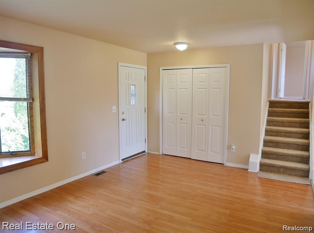 5102 Franklin Park Drive, Sterling Heights, MI 48310 — Photo 3