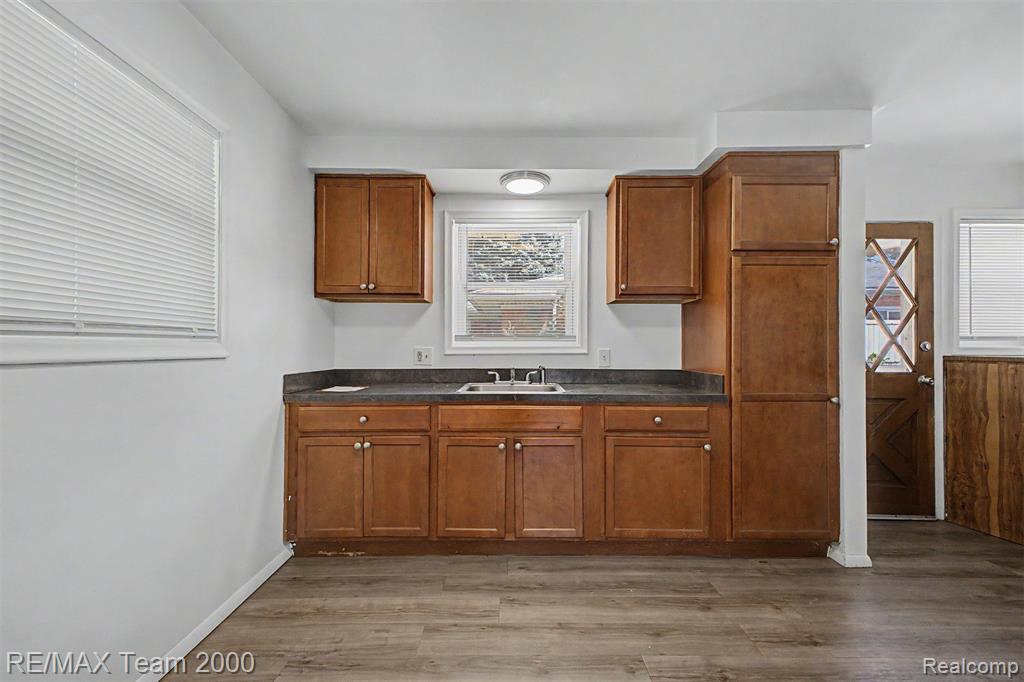 4947 Roosevelt Boulevard, Dearborn Heights, MI 48125 — Photo 7