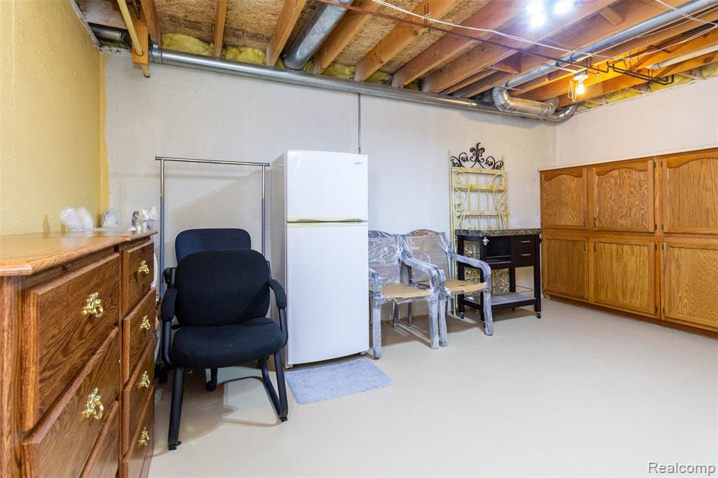 448 Ravencrest Lane, 50, Westland, MI — Photo 38