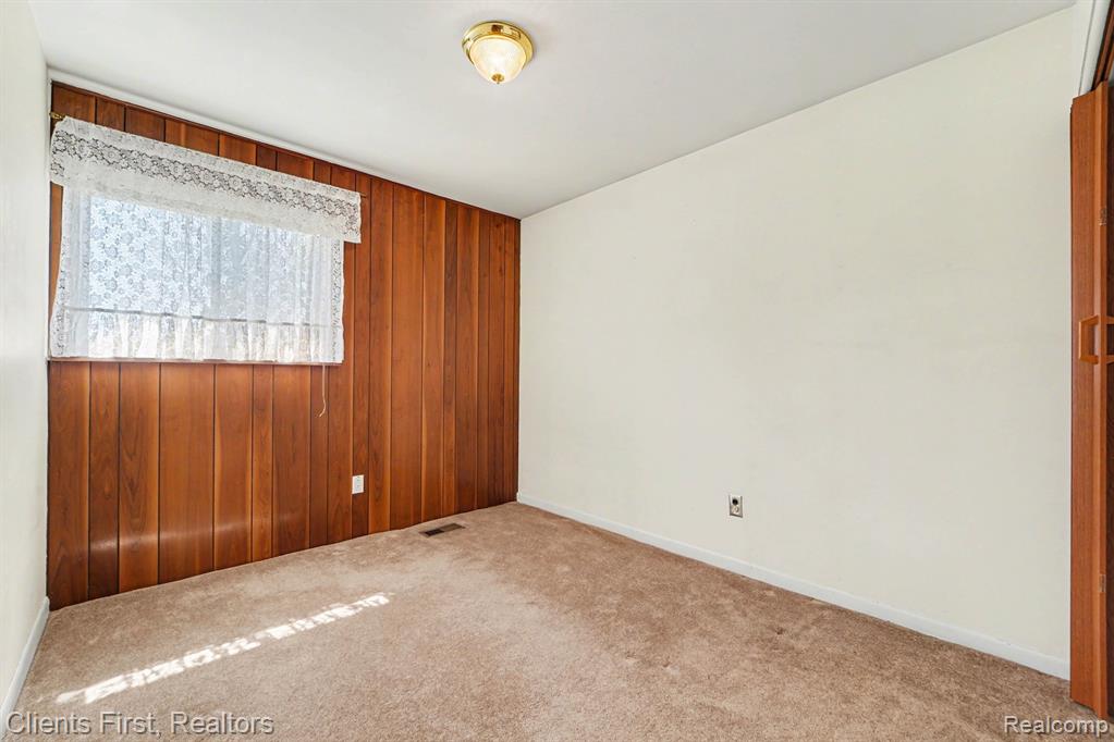 22952 Tuck Road, Farmington, MI 48336 — Photo 11