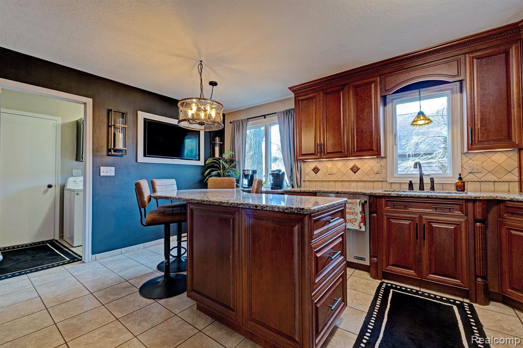 4704 CRUTCHFIELD Drive, Saginaw, MI 48638 — Photo 16