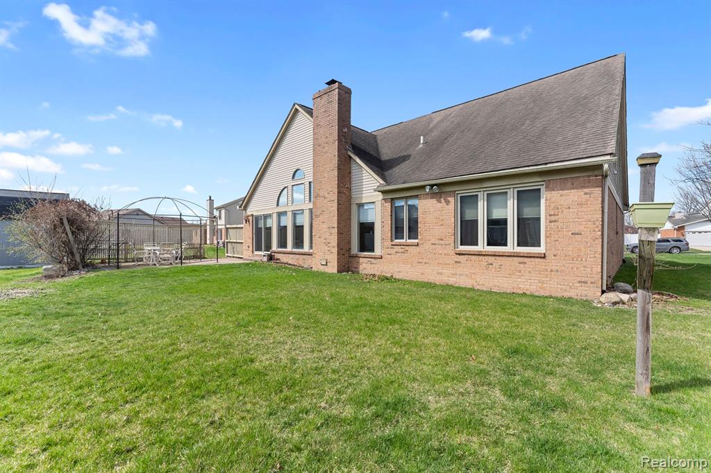 26783 PARK Lane, Woodhaven, MI 48183 — Photo 34