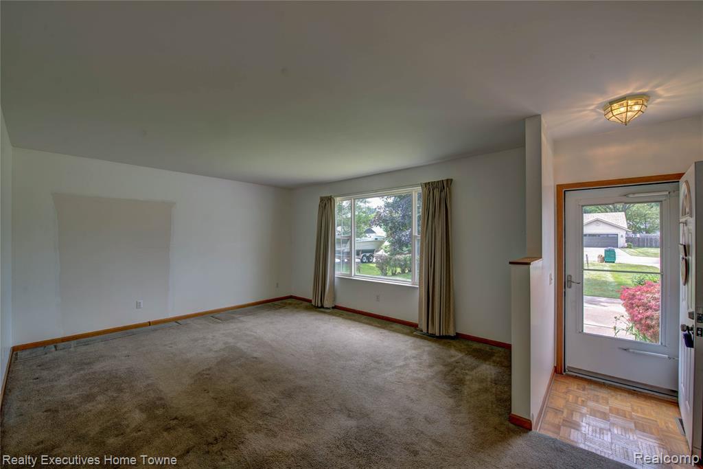 3232 Elecia Drive, Port Huron, MI 48060 — Photo 2