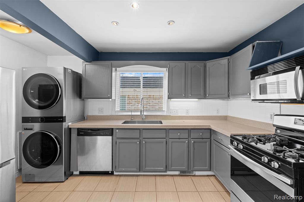 30752 Brush Street, Madison Heights, MI 48071 — Photo 13