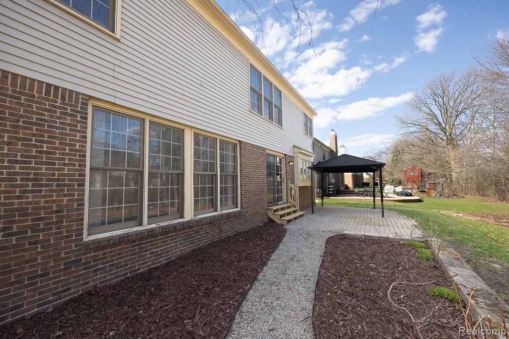46523 INVERNESS Road, Canton, MI 48188 — Photo 11