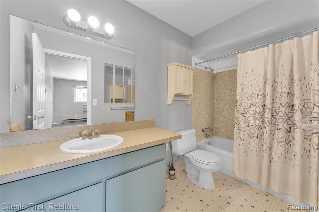 7570 WOODVIEW Street, Westland, MI — Photo 20