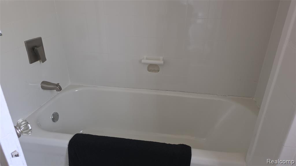 1332 Fort Park Boulevard, Lincoln Park, MI 48146 — Photo 12