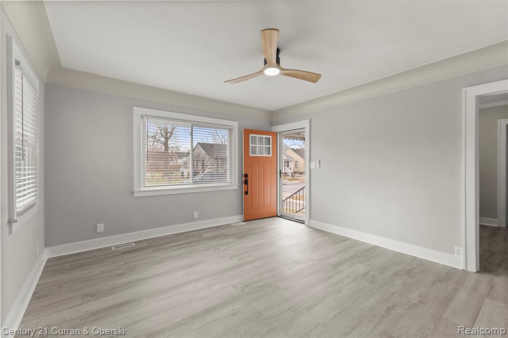 960 White Avenue, Lincoln Park, MI 48146 — Photo 5