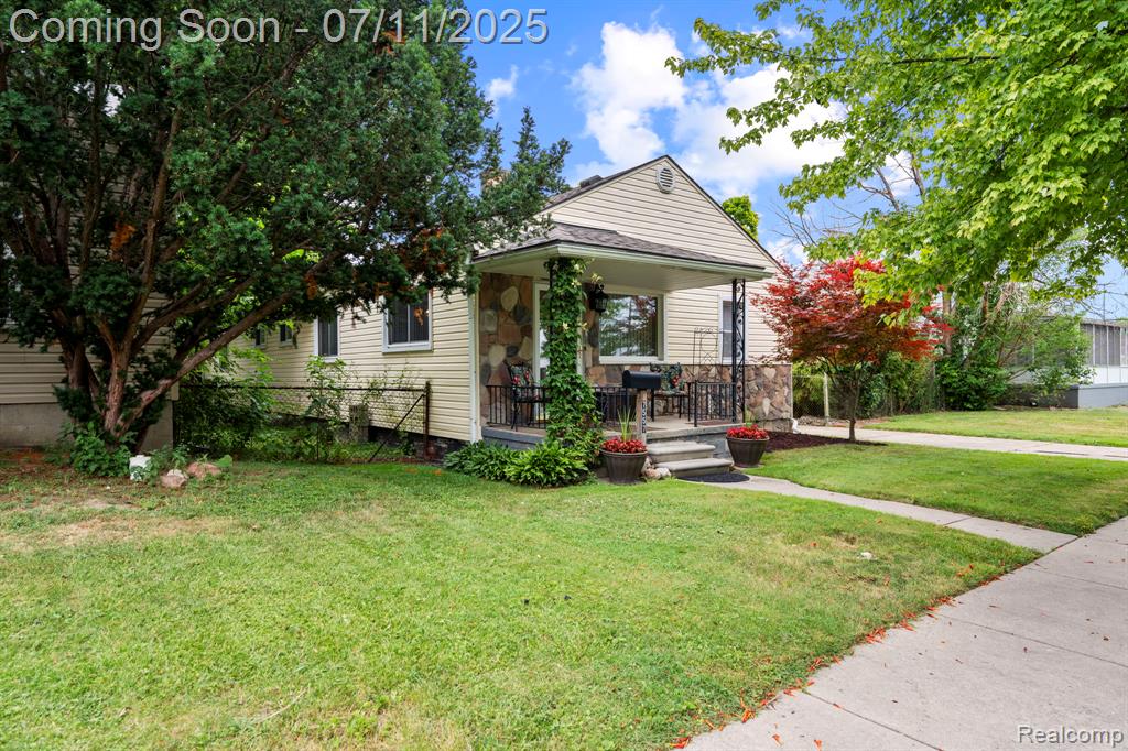 7557 Standard, Center Line, MI 48015 — Photo 2
