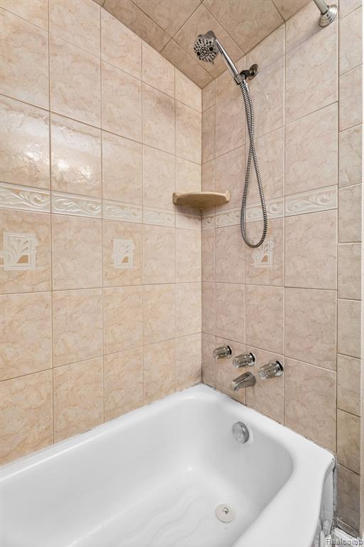 22515 Floral Street, Farmington, MI 48336 — Photo 18