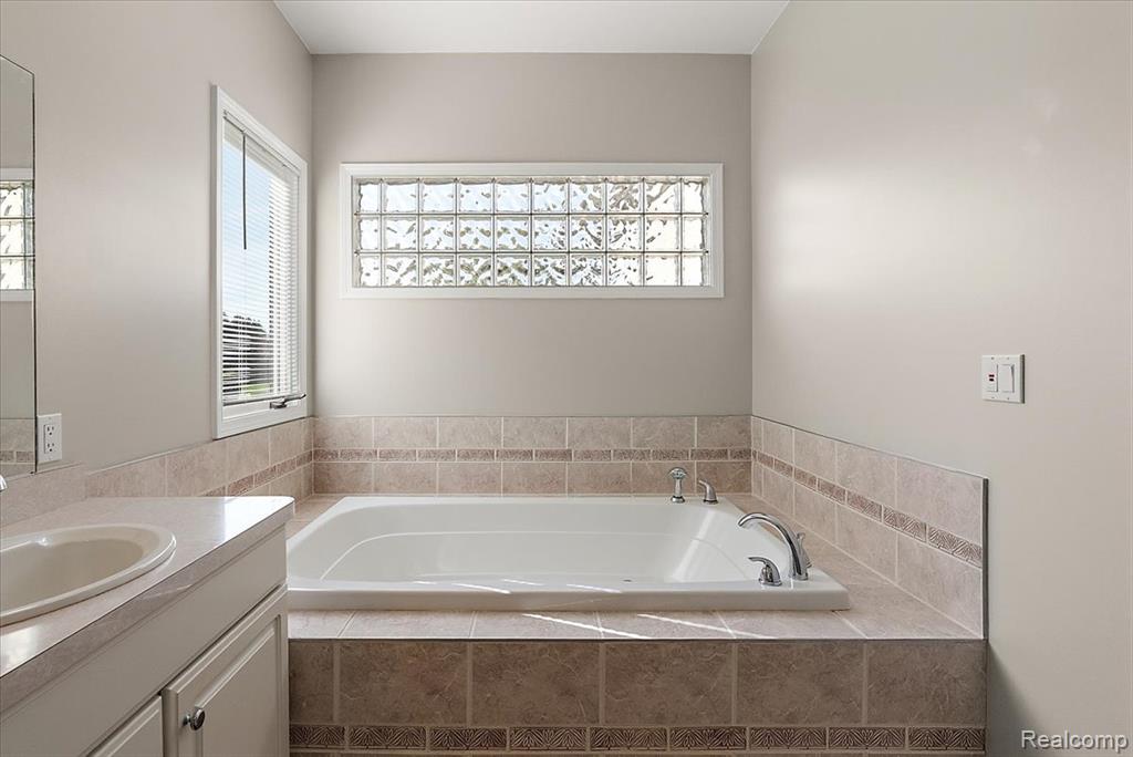 8533 Glen View Drive, Howell, MI 48843 — Photo 24
