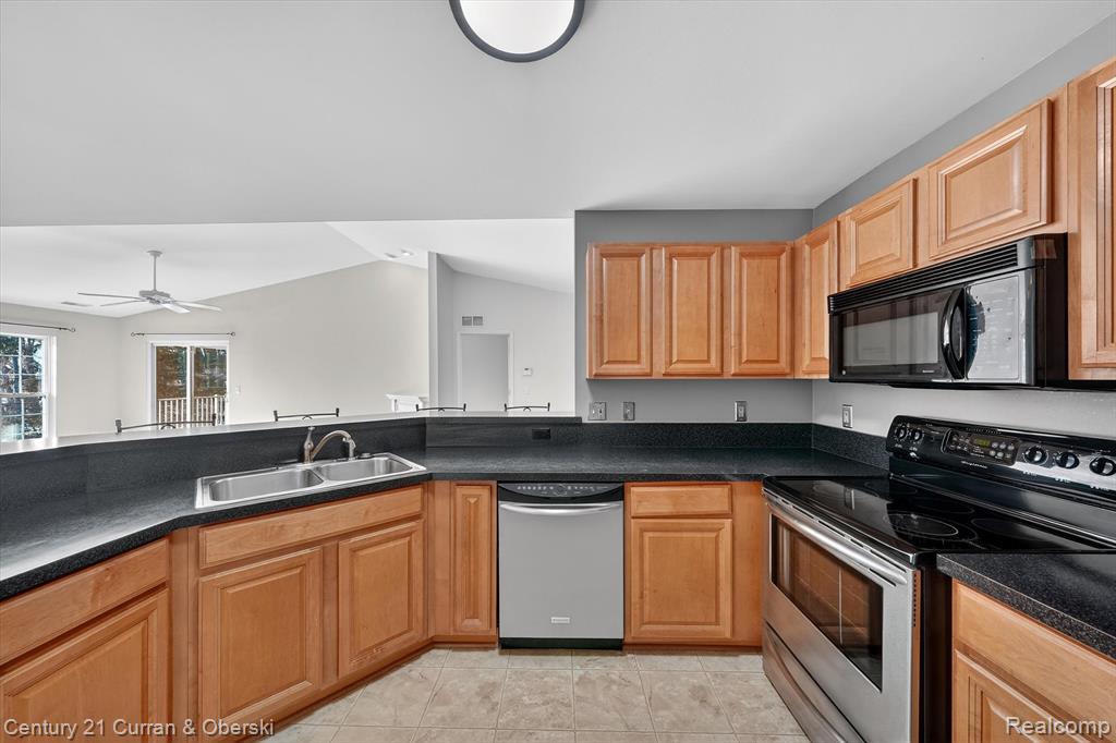 16815 Dover Drive, 146, Northville, MI 48168 — Photo 5