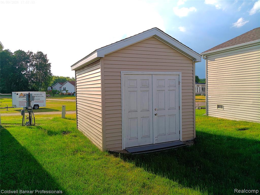 289 Pompano Court, Lapeer, MI 48446 — Photo 20