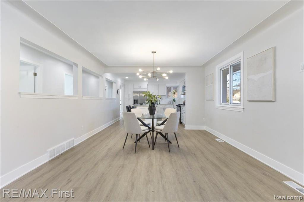 532 NICHOLS Road, Auburn Hills, MI 48326 — Photo 14