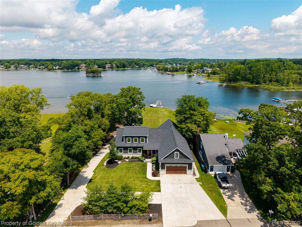 1210 W Oakley Park Road, Commerce Twp, MI 48390 — Photo 47