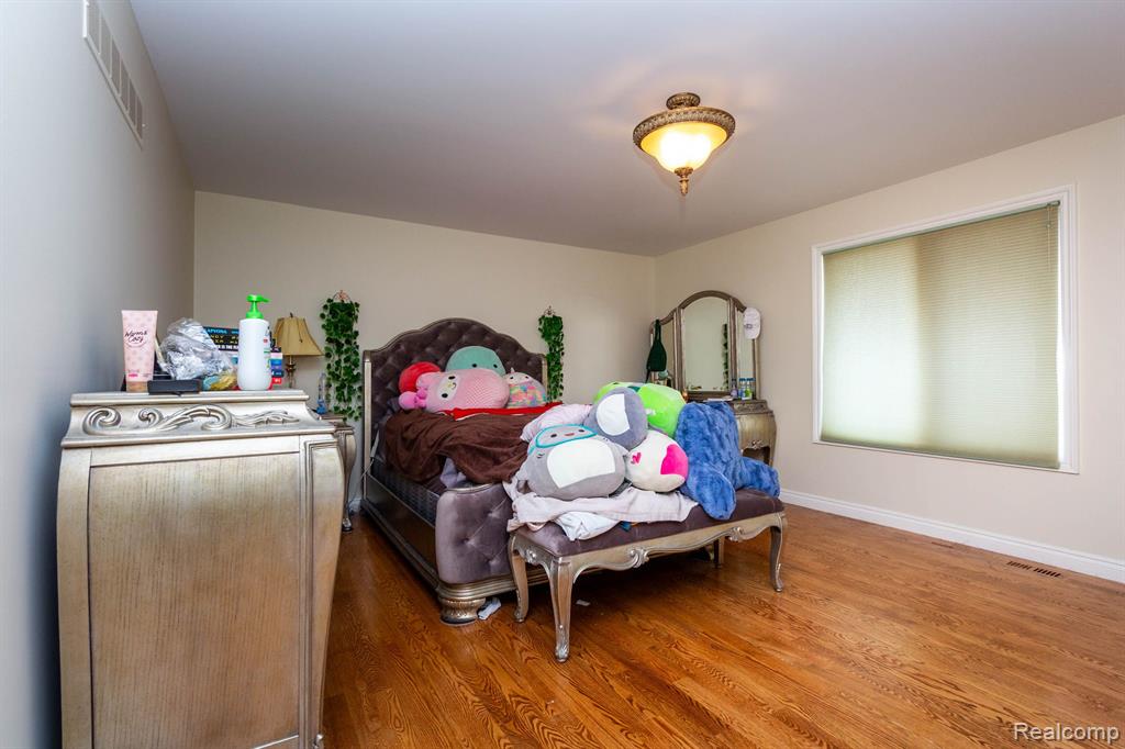 49759 Lakebridge Drive, Shelby Twp, MI 48315 — Photo 34